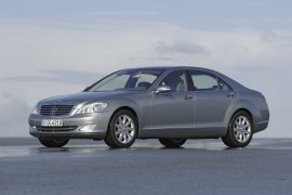 MERCEDES BENZ S-Klasse and predecessors S-Klasse W221 2005 2009