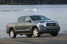 TOYOTA Tundra Crewmax  2006 2013