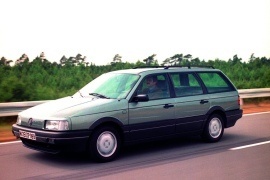 VOLKSWAGEN Passat Variant 1988 1993
