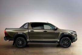 TOYOTA Hilux Double Cab   2020 2022