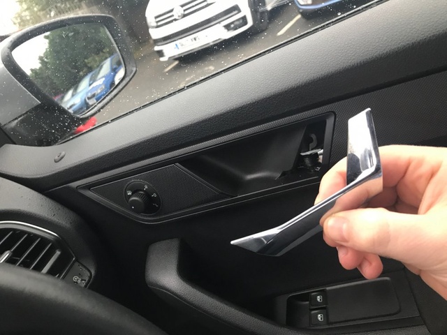 La guía paso a paso para reemplazar la manija de la puerta de un automóvil